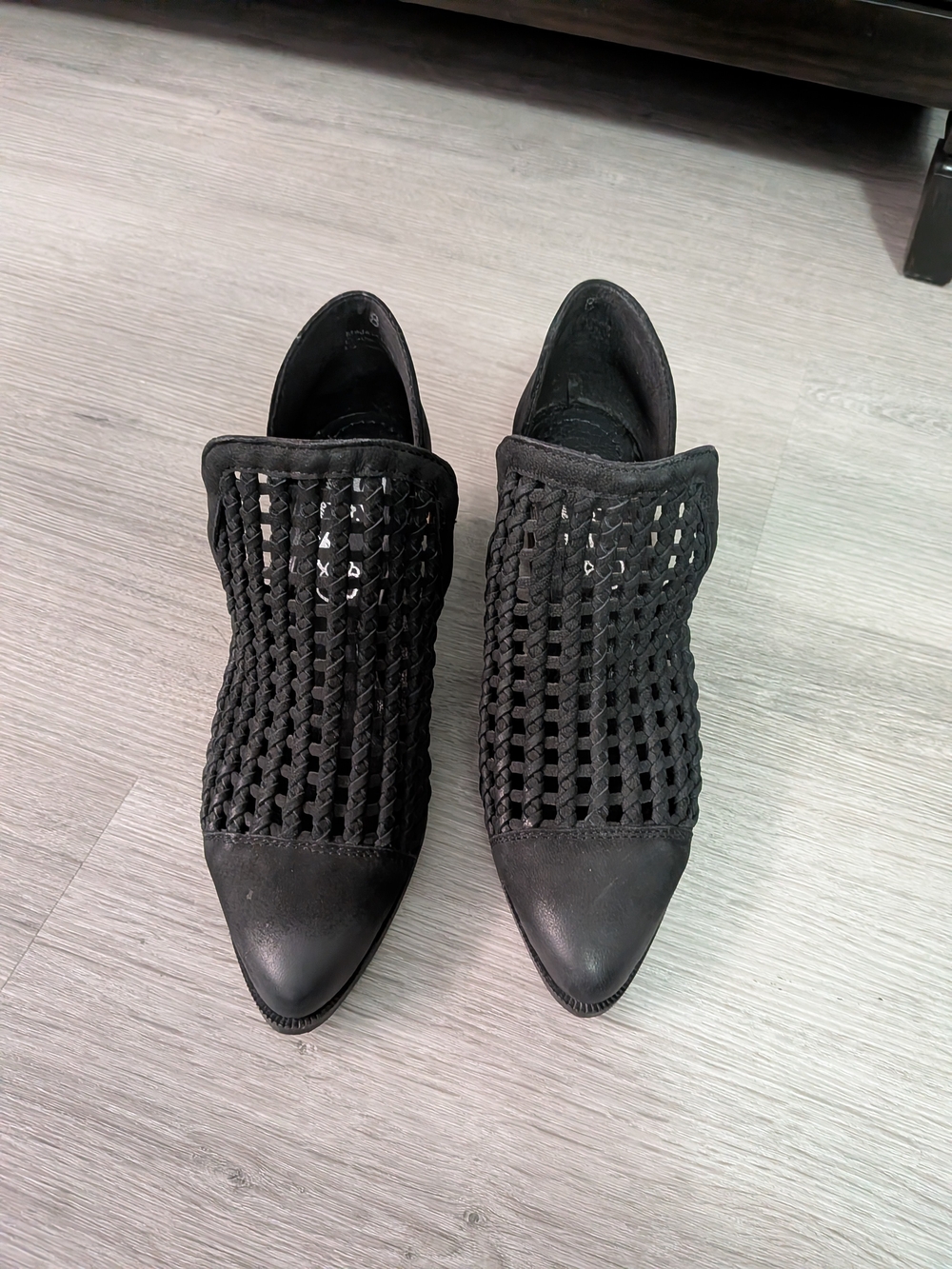 Sbicca Black Woven Pointed-Toe Slip-On Mules